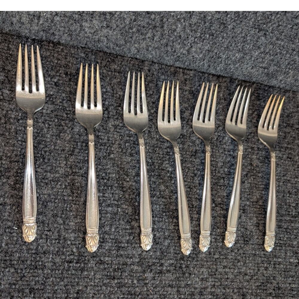 VTG Holmes & Edwards Inlaid IS Danish Princess Patter 7 Piece Fork Silverware